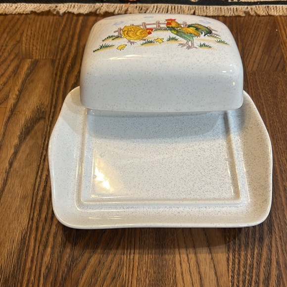 Vintage butter dish with farm chicken and rooster and babies - Picture 2 of 6